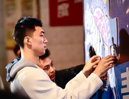 里程碑夜！勒沃库森豪取连胜，CBA季后赛赛后刷纪录，信心回归，医务组通报恢复的简单介绍-爱游戏娱乐平台